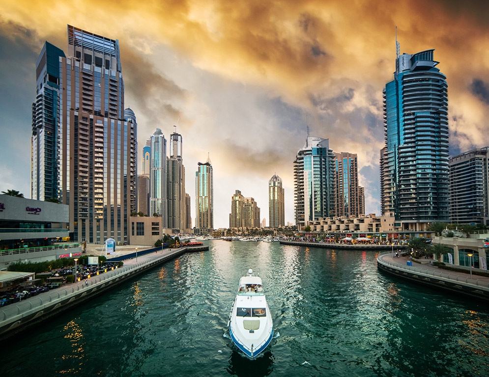 Luxury Yacht Cruise in Dubai